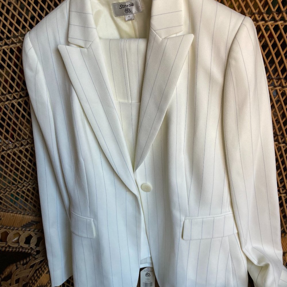 New women's Stresa size 10 suit